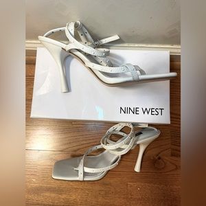 🐇Nine West Lady3 IVORY Sz9 Sandals🤍